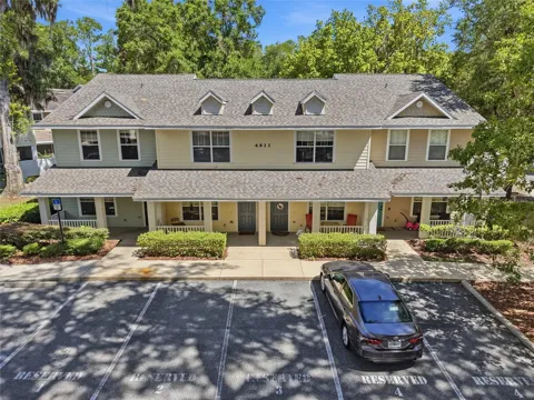 4611 SW 48TH WAY #108