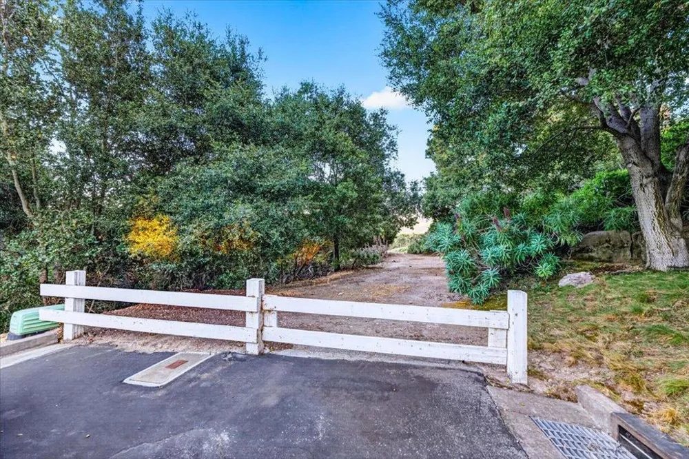 2005 Hecker Pass Hwy Gilroy, CA 95020