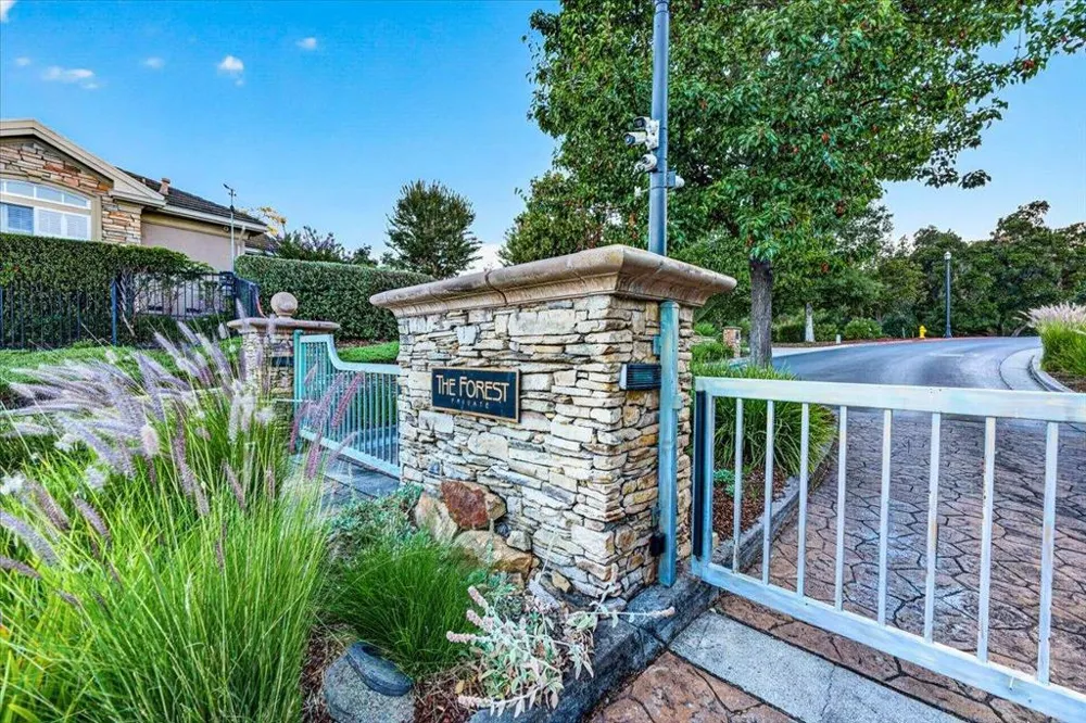 2005 Hecker Pass Hwy Gilroy, CA 95020