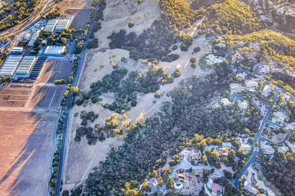 2005 Hecker Pass Hwy Gilroy, CA 95020