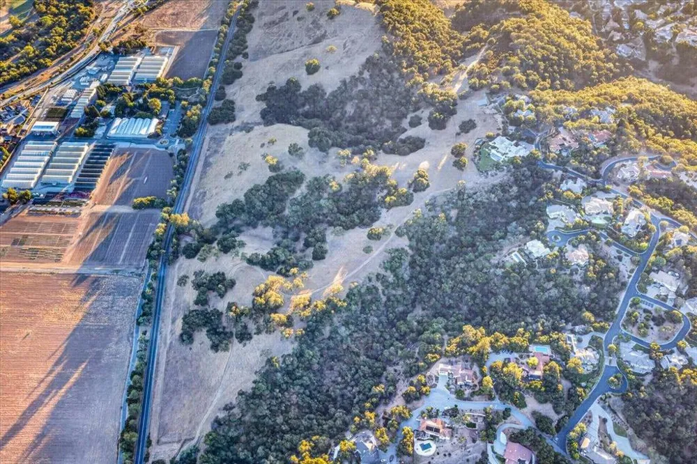 2005 Hecker Pass Hwy Gilroy, CA 95020