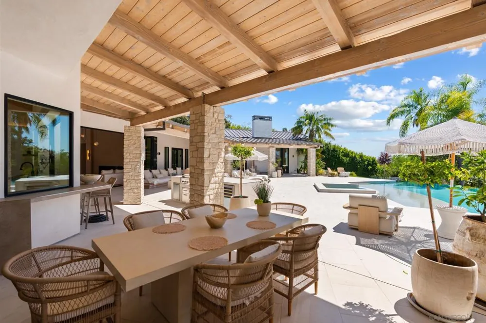 7150 Via Del Charro Rancho Santa Fe, CA 92067