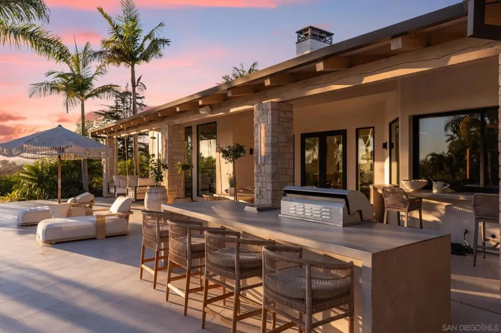 7150 Via Del Charro Rancho Santa Fe, CA 92067