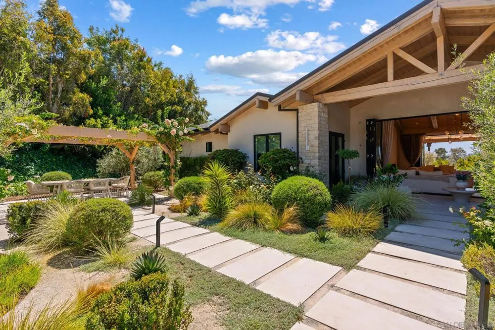 7150 Via Del Charro Rancho Santa Fe, CA 92067