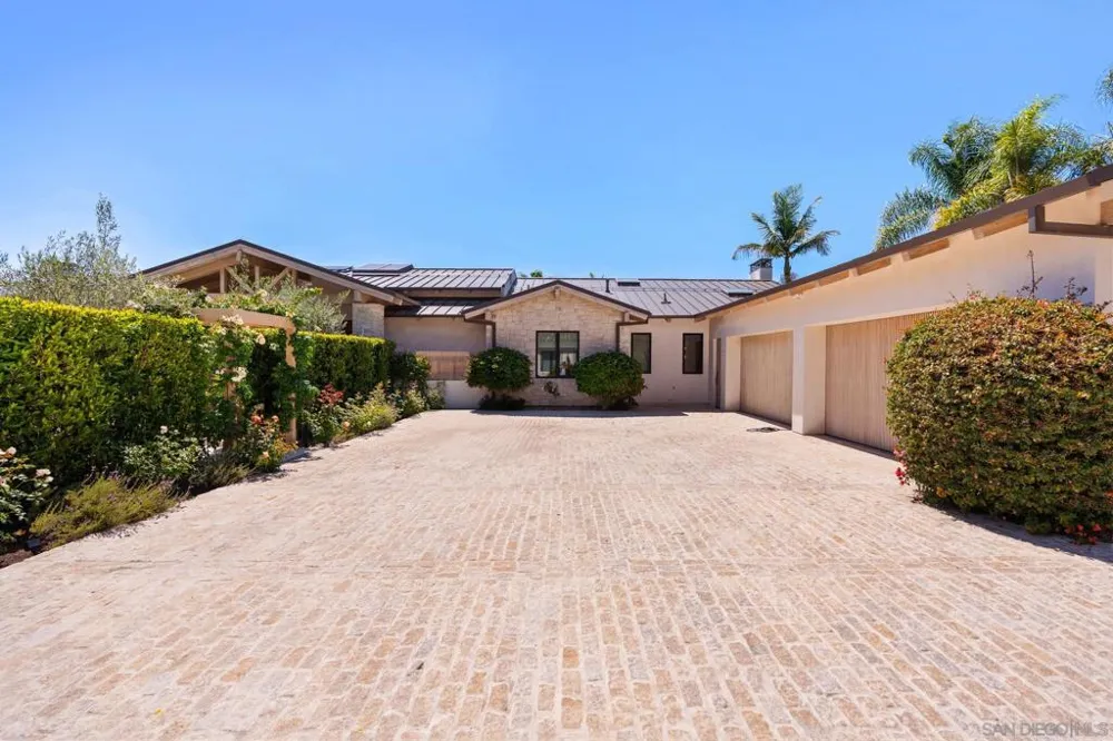 7150 Via Del Charro Rancho Santa Fe, CA 92067