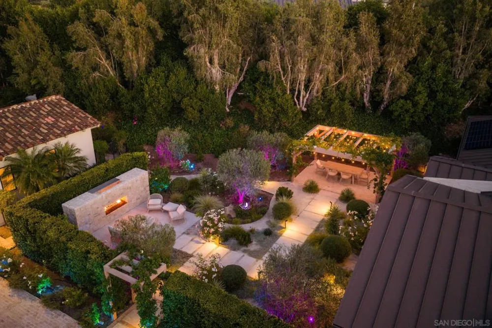 7150 Via Del Charro Rancho Santa Fe, CA 92067