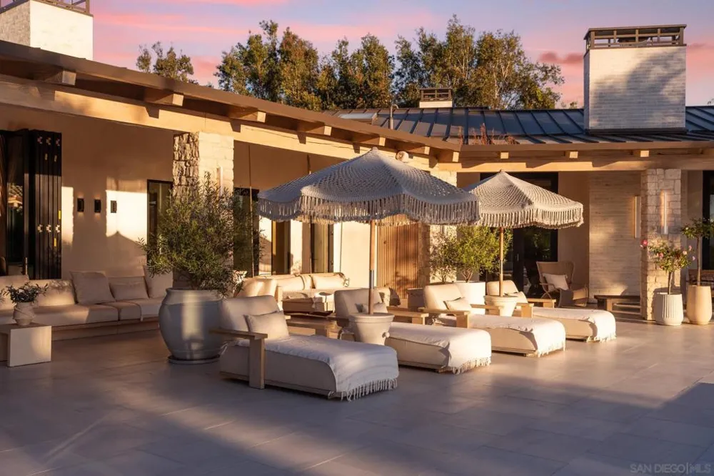 7150 Via Del Charro Rancho Santa Fe, CA 92067