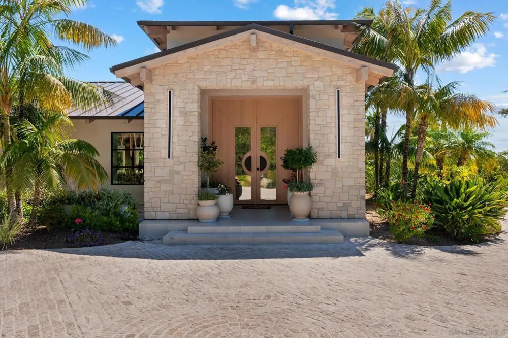 7150 Via Del Charro Rancho Santa Fe, CA 92067