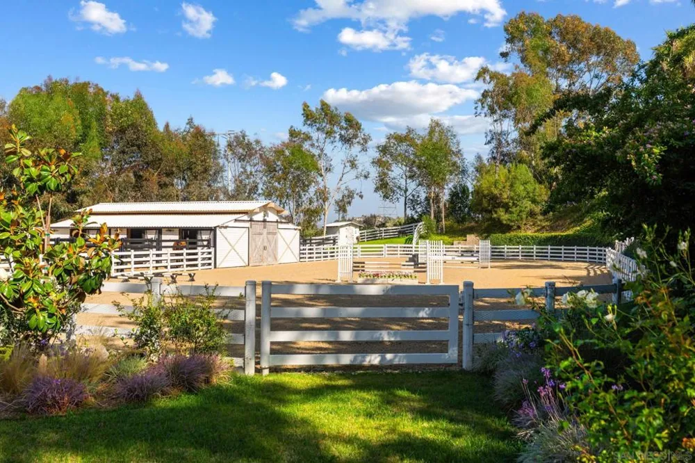 7150 Via Del Charro Rancho Santa Fe, CA 92067