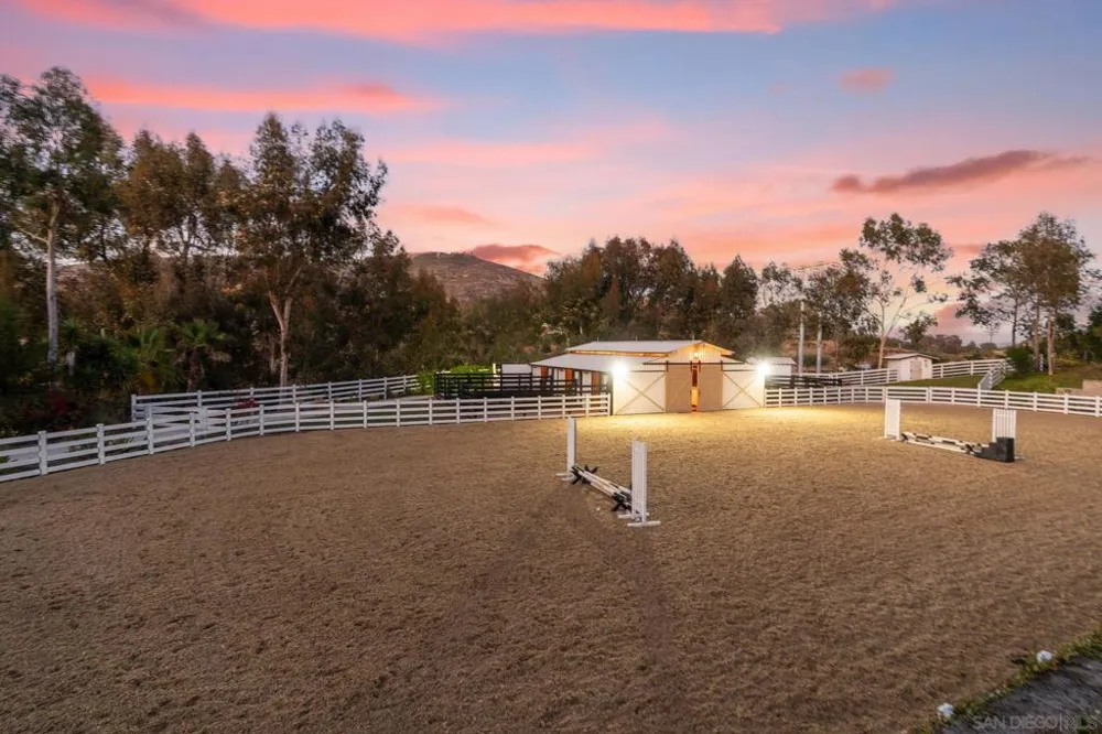 7150 Via Del Charro Rancho Santa Fe, CA 92067