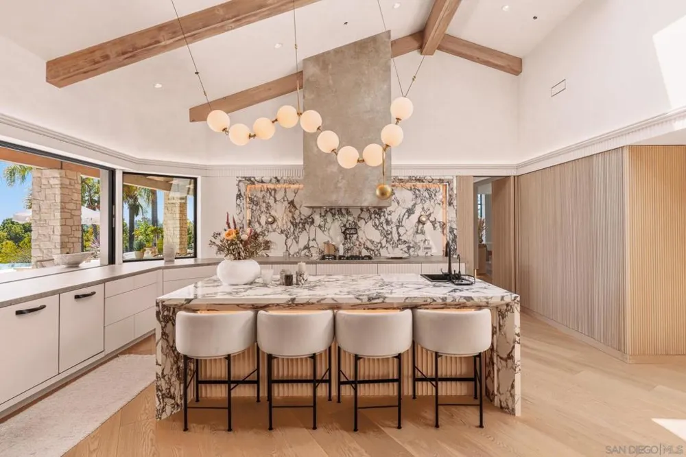 7150 Via Del Charro Rancho Santa Fe, CA 92067