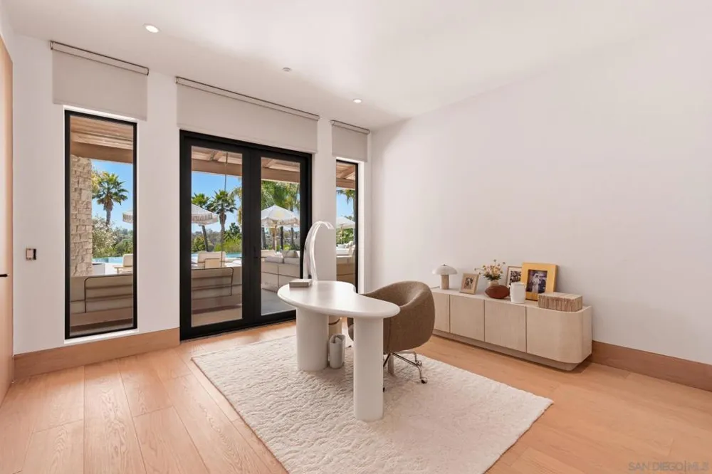 7150 Via Del Charro Rancho Santa Fe, CA 92067