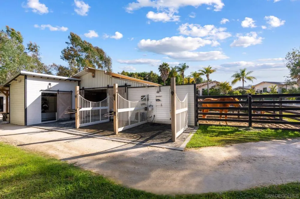 7150 Via Del Charro Rancho Santa Fe, CA 92067