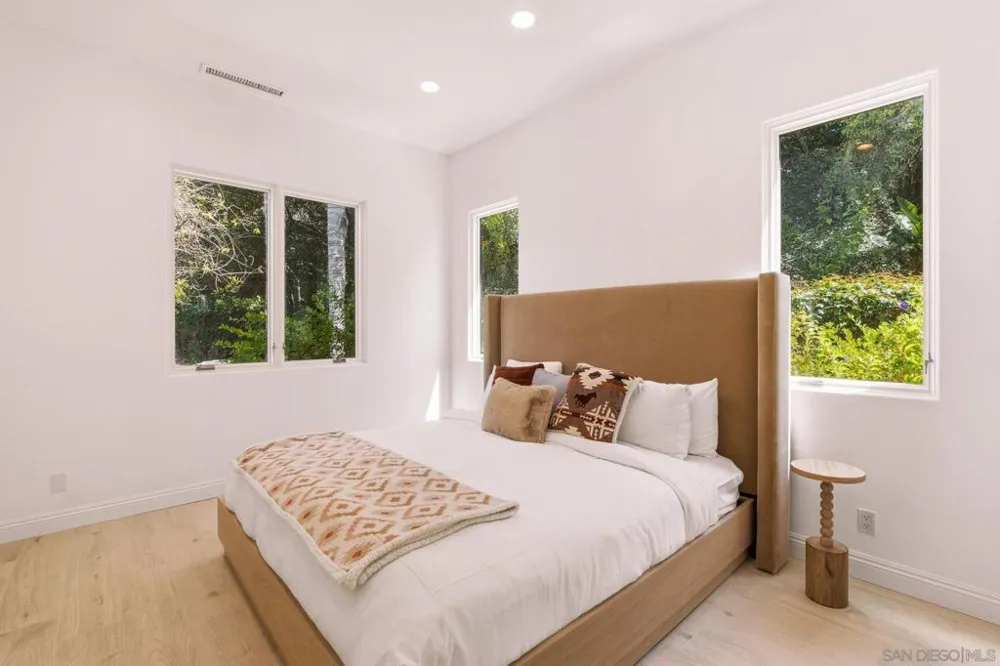 7150 Via Del Charro Rancho Santa Fe, CA 92067
