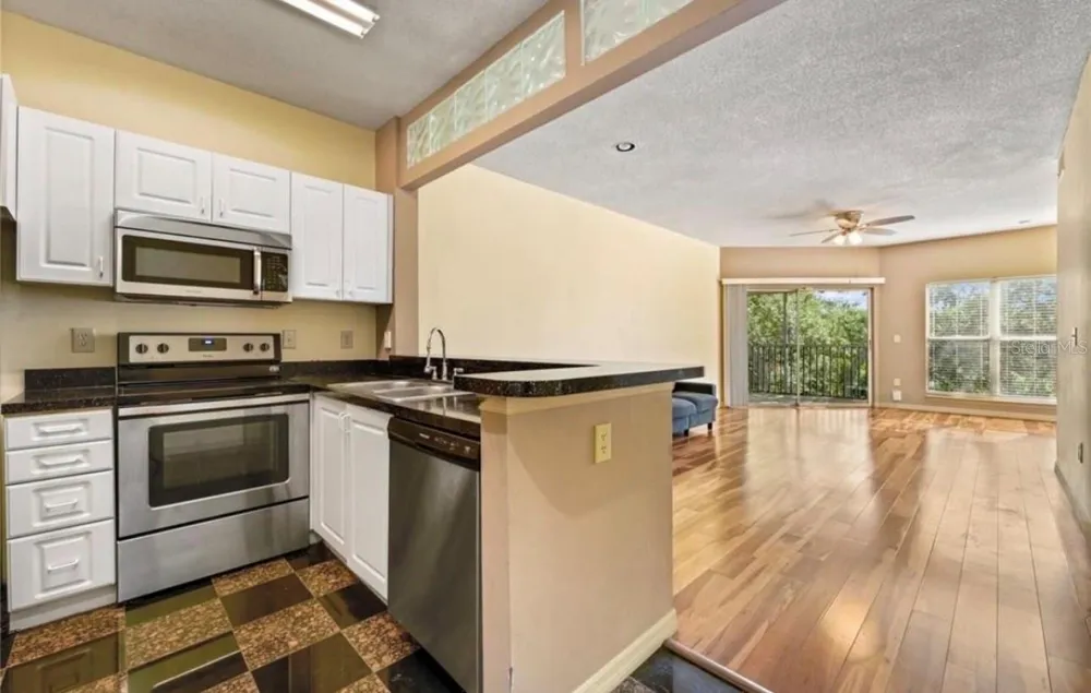 4107 CHATHAM OAK COURT #326 Tampa, FL 33624