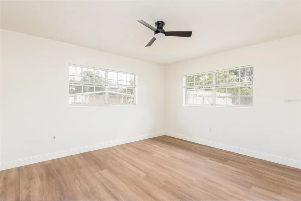 2421 LINSEY STREET Tampa, FL 33605