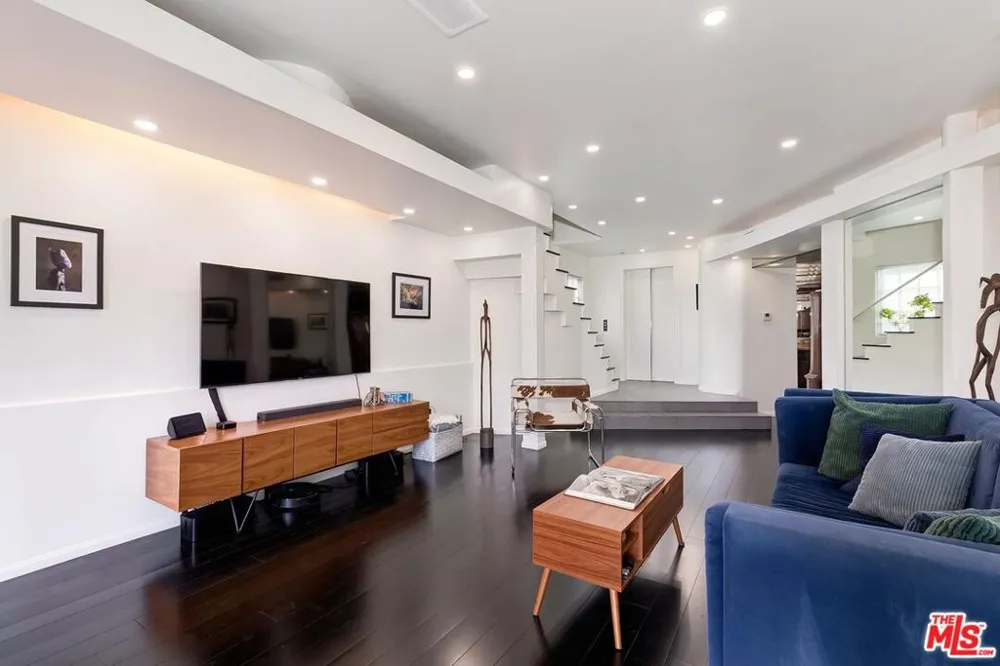 9921 Durant Drive #2 Beverly Hills, CA 90212