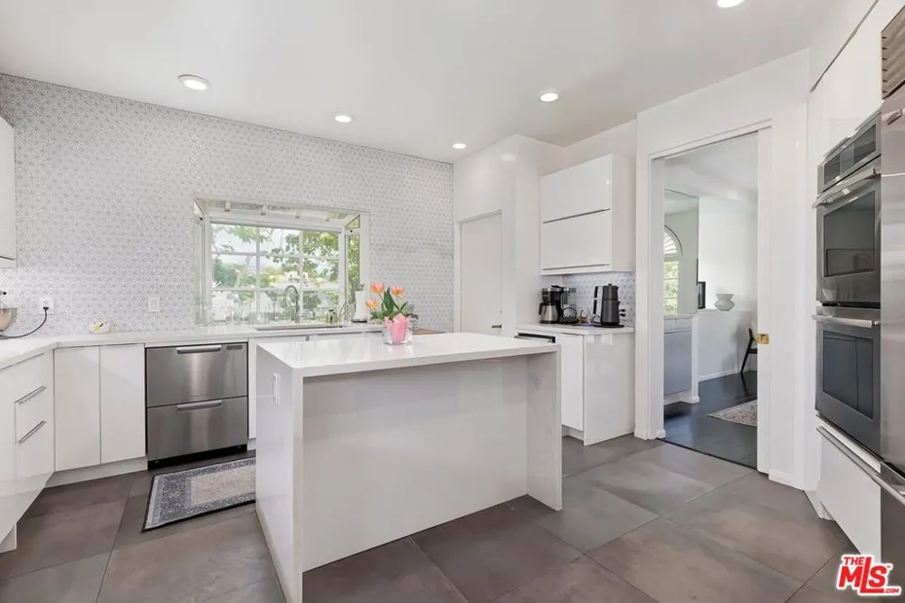 9921 Durant Drive #2 Beverly Hills, CA 90212