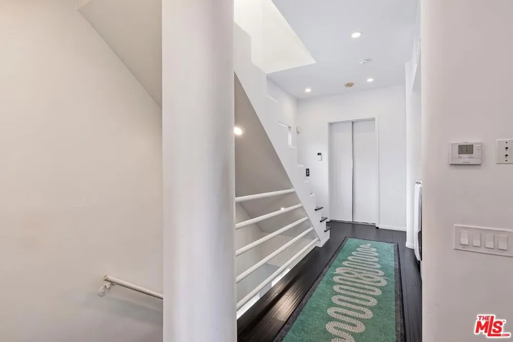 9921 Durant Drive #2 Beverly Hills, CA 90212
