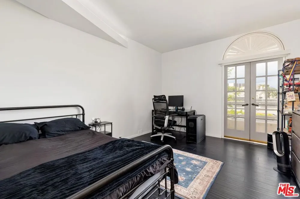 9921 Durant Drive #2 Beverly Hills, CA 90212