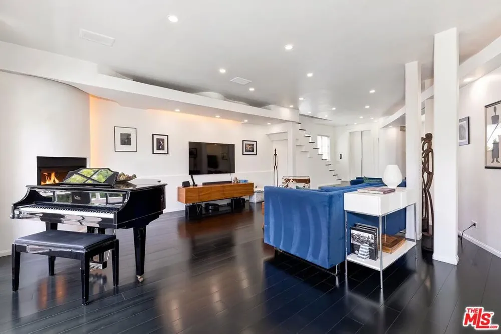 9921 Durant Drive #2 Beverly Hills, CA 90212