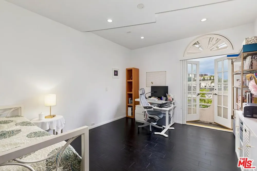 9921 Durant Drive #2 Beverly Hills, CA 90212