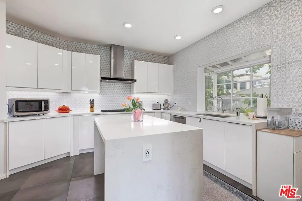 9921 Durant Drive #2 Beverly Hills, CA 90212