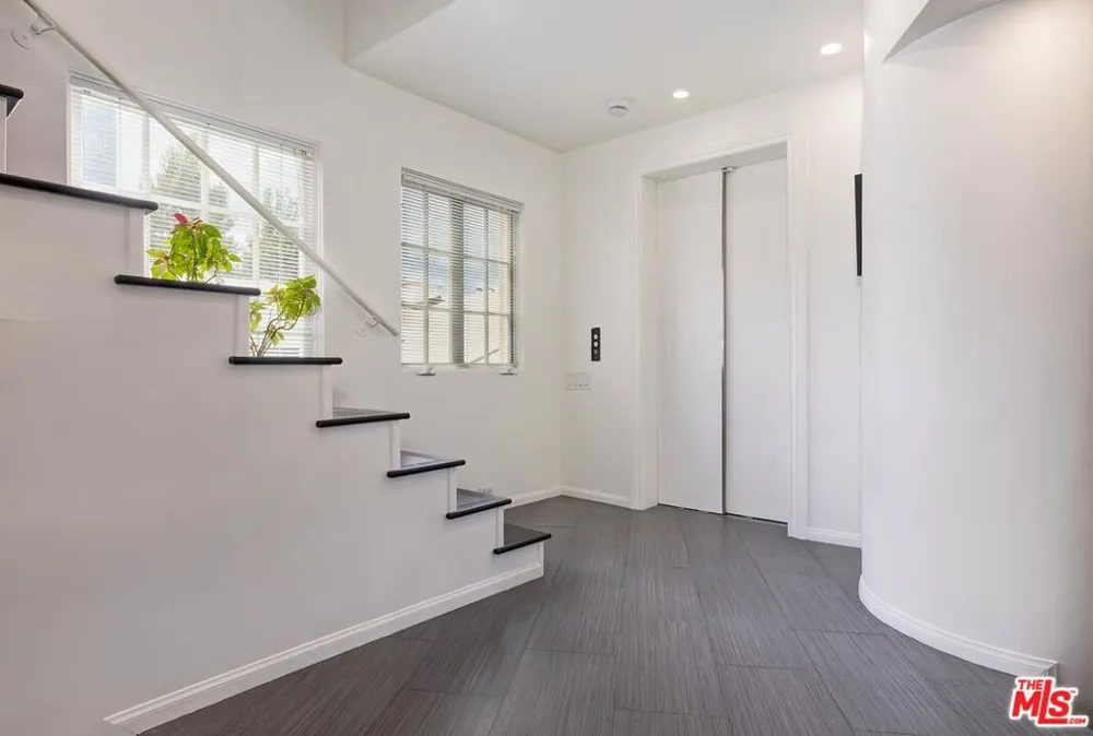 9921 Durant Drive #2 Beverly Hills, CA 90212