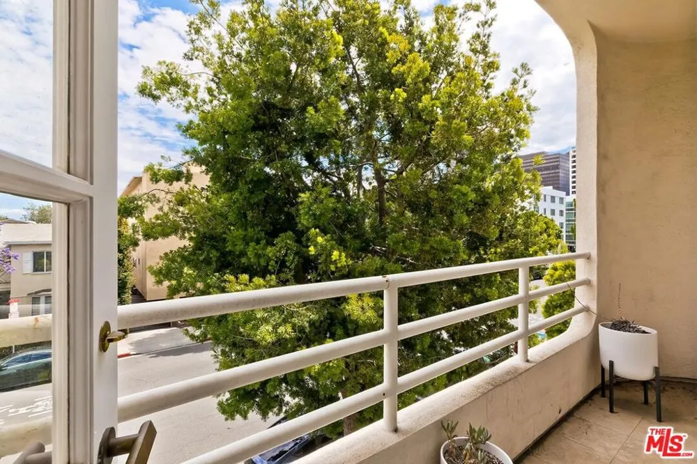 9921 Durant Drive #2 Beverly Hills, CA 90212