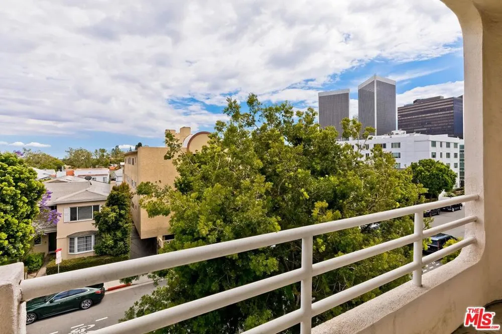 9921 Durant Drive #2 Beverly Hills, CA 90212