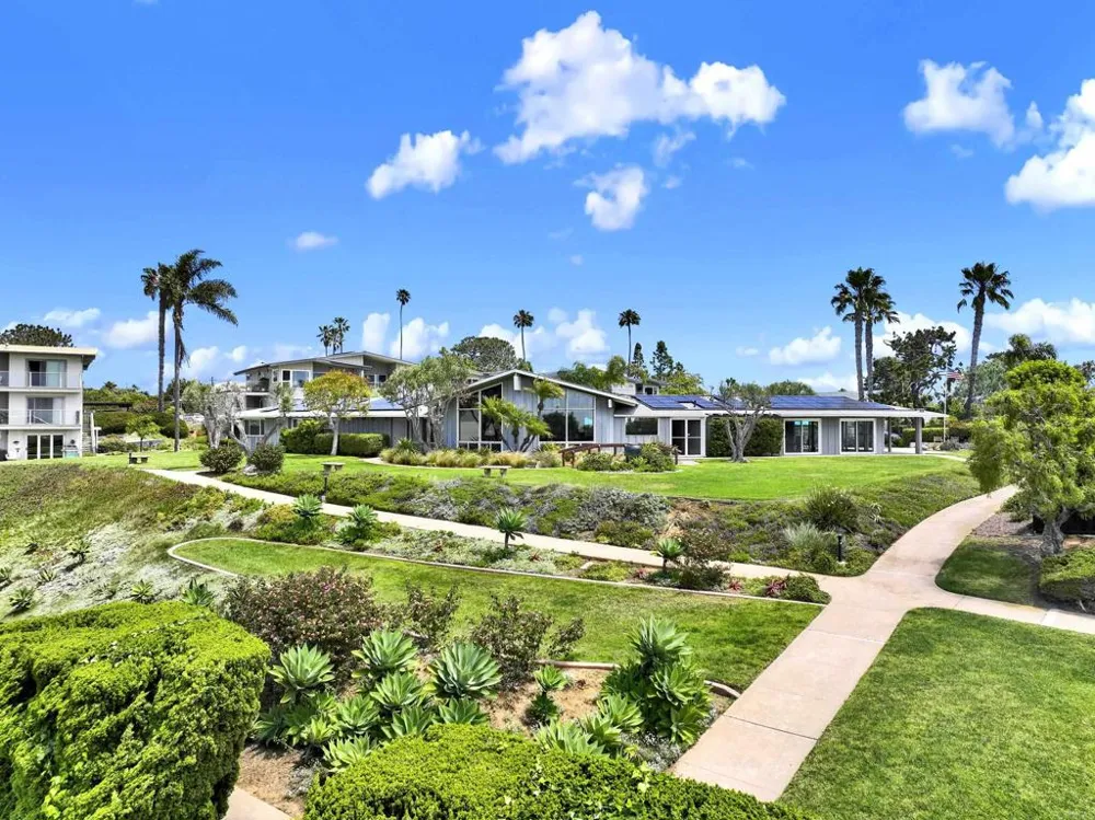 640 W Solana Circle #19 Solana Beach, CA 92075