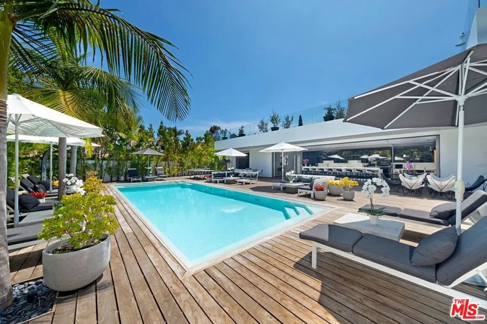 9570 Sunset Boulevard Beverly Hills, CA 90210