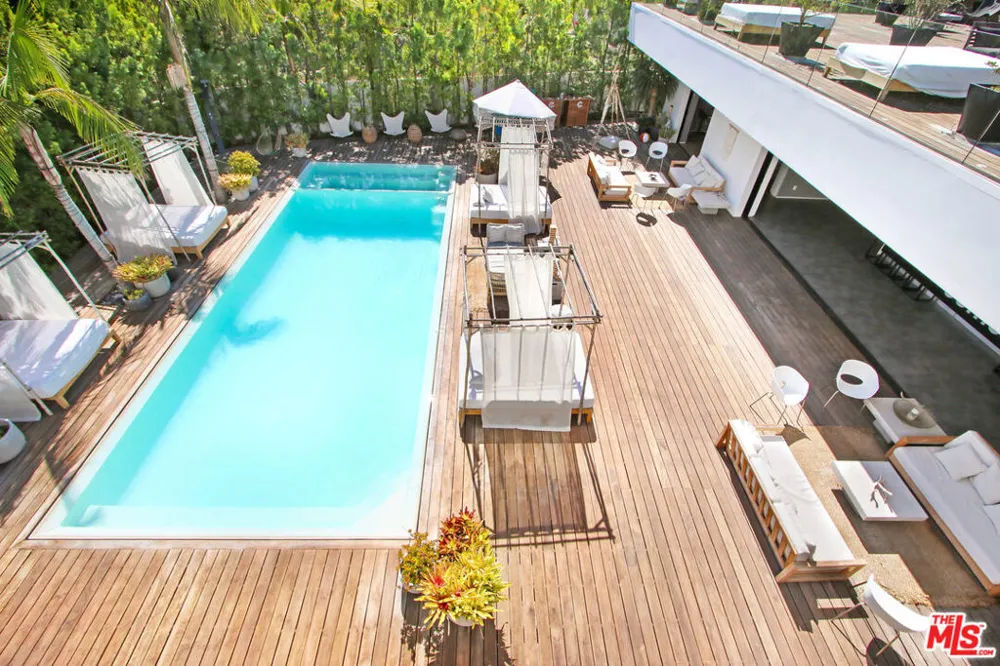 9570 Sunset Boulevard Beverly Hills, CA 90210