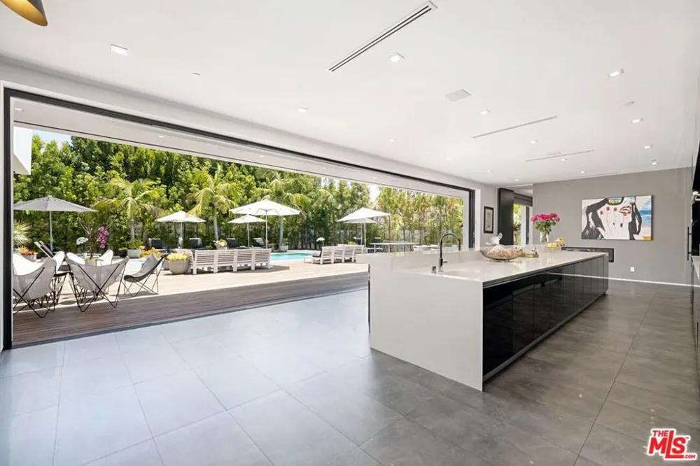 9570 Sunset Boulevard Beverly Hills, CA 90210