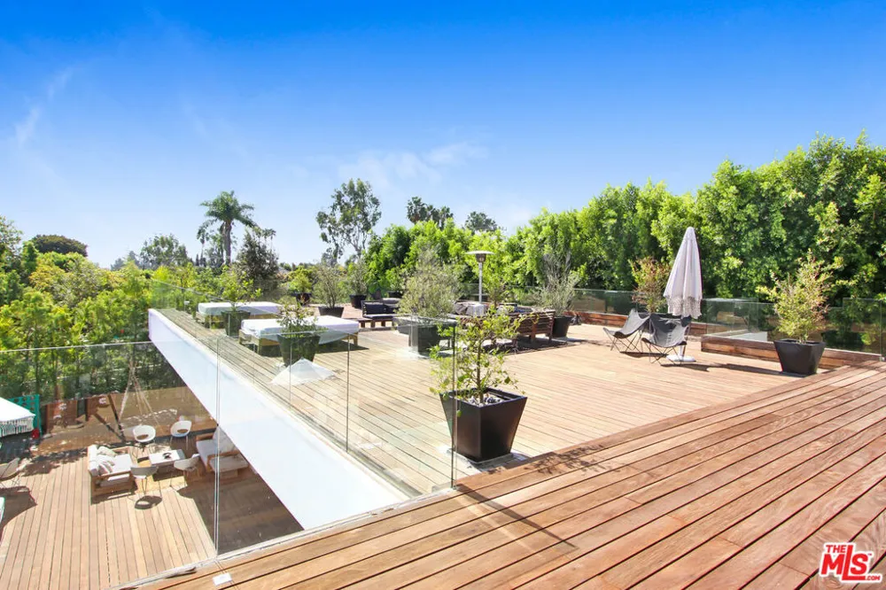 9570 Sunset Boulevard Beverly Hills, CA 90210