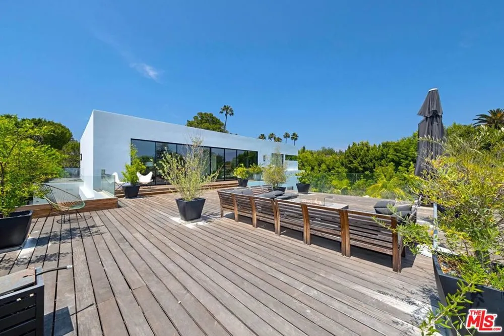9570 Sunset Boulevard Beverly Hills, CA 90210