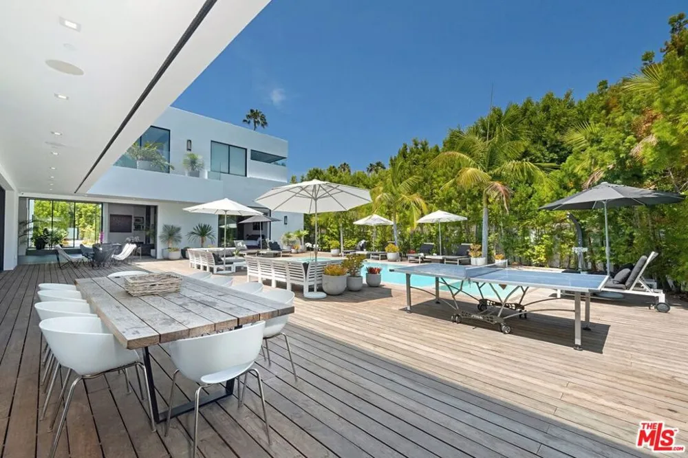 9570 Sunset Boulevard Beverly Hills, CA 90210