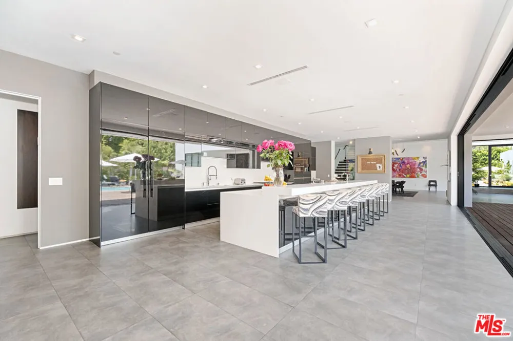 9570 Sunset Boulevard Beverly Hills, CA 90210