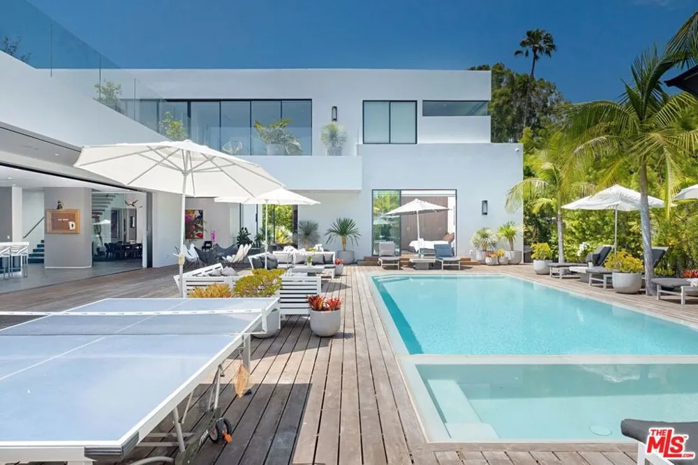9570 Sunset Boulevard Beverly Hills, CA 90210