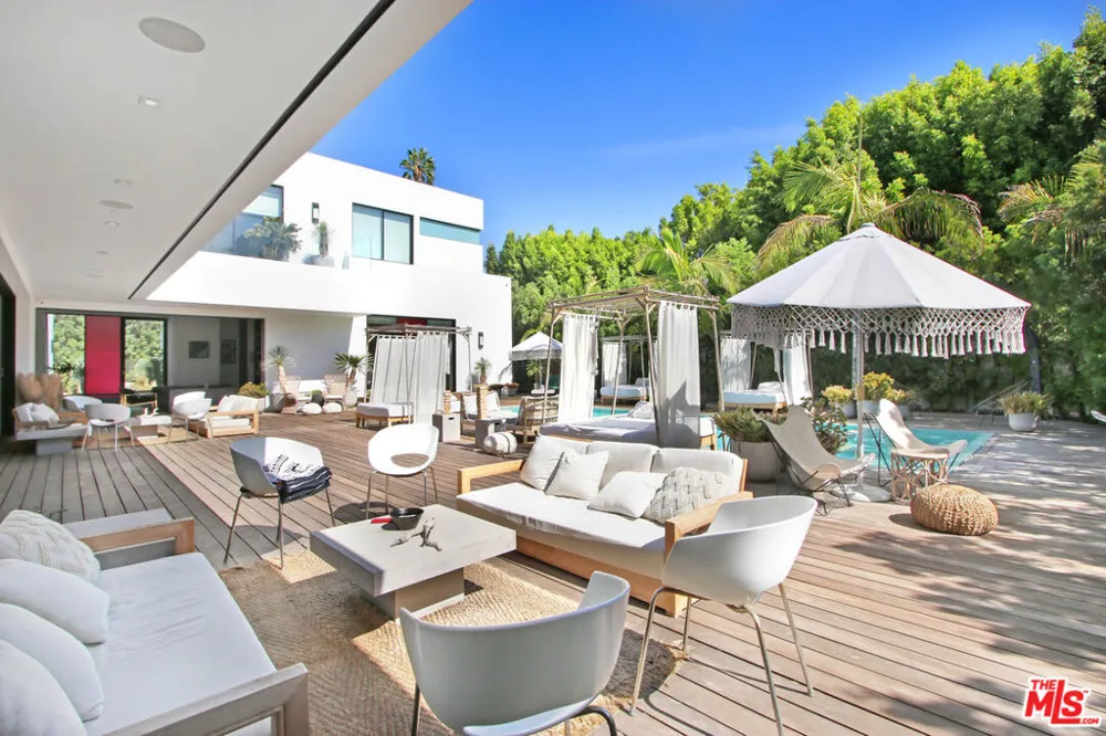 9570 Sunset Boulevard Beverly Hills, CA 90210