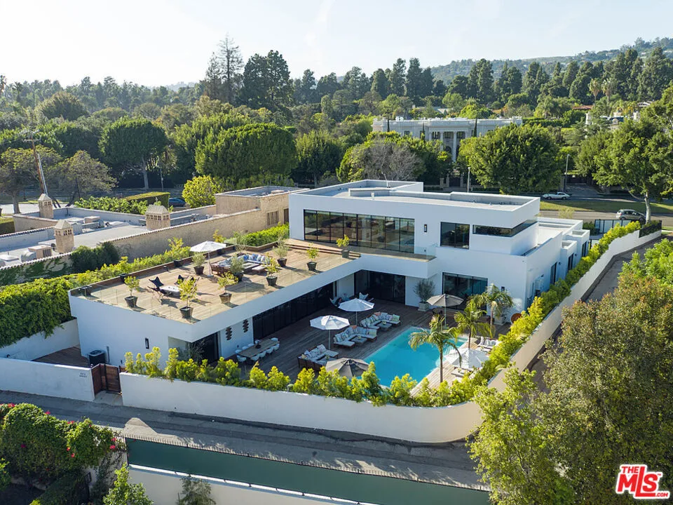 9570 Sunset Boulevard Beverly Hills, CA 90210