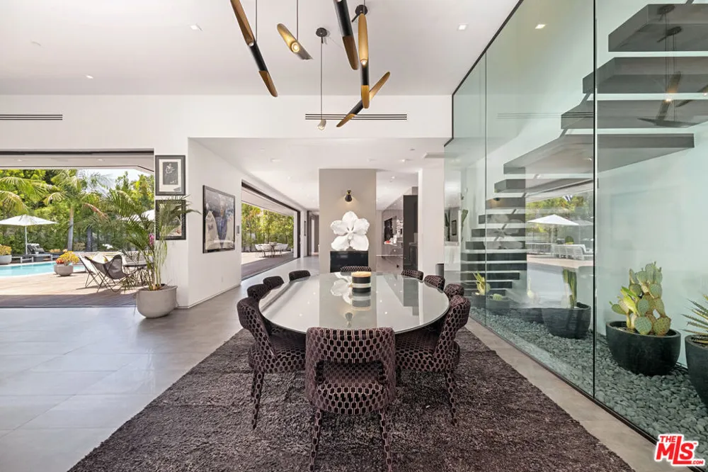 9570 Sunset Boulevard Beverly Hills, CA 90210