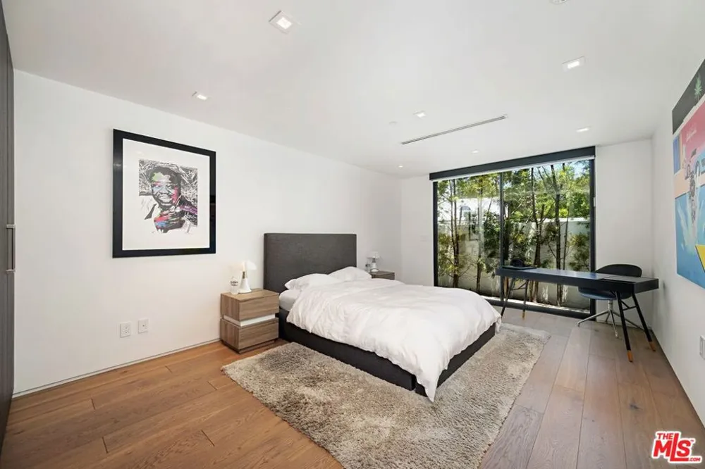 9570 Sunset Boulevard Beverly Hills, CA 90210