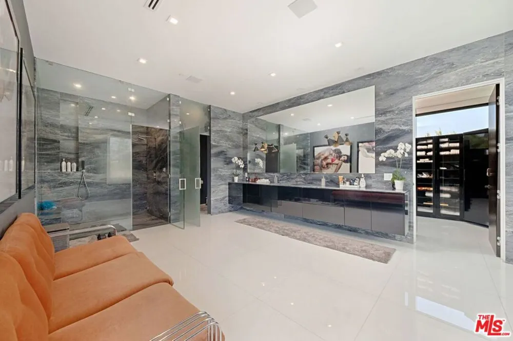 9570 Sunset Boulevard Beverly Hills, CA 90210