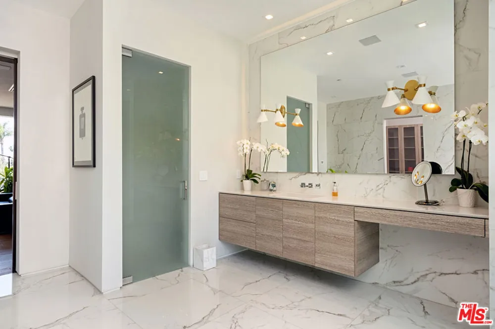 9570 Sunset Boulevard Beverly Hills, CA 90210