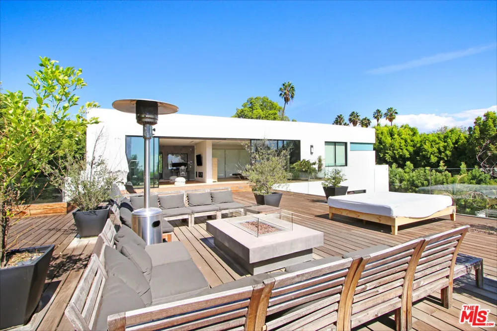 9570 Sunset Boulevard Beverly Hills, CA 90210