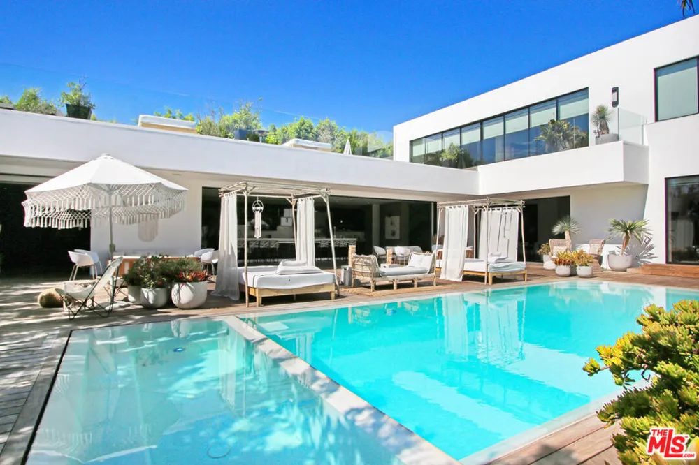 9570 Sunset Boulevard Beverly Hills, CA 90210