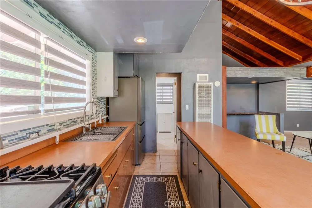 23716 Shady Crestline, CA 92325
