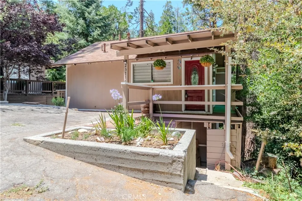 23716 Shady Crestline, CA 92325