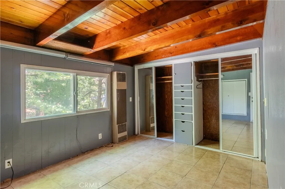 23716 Shady Crestline, CA 92325